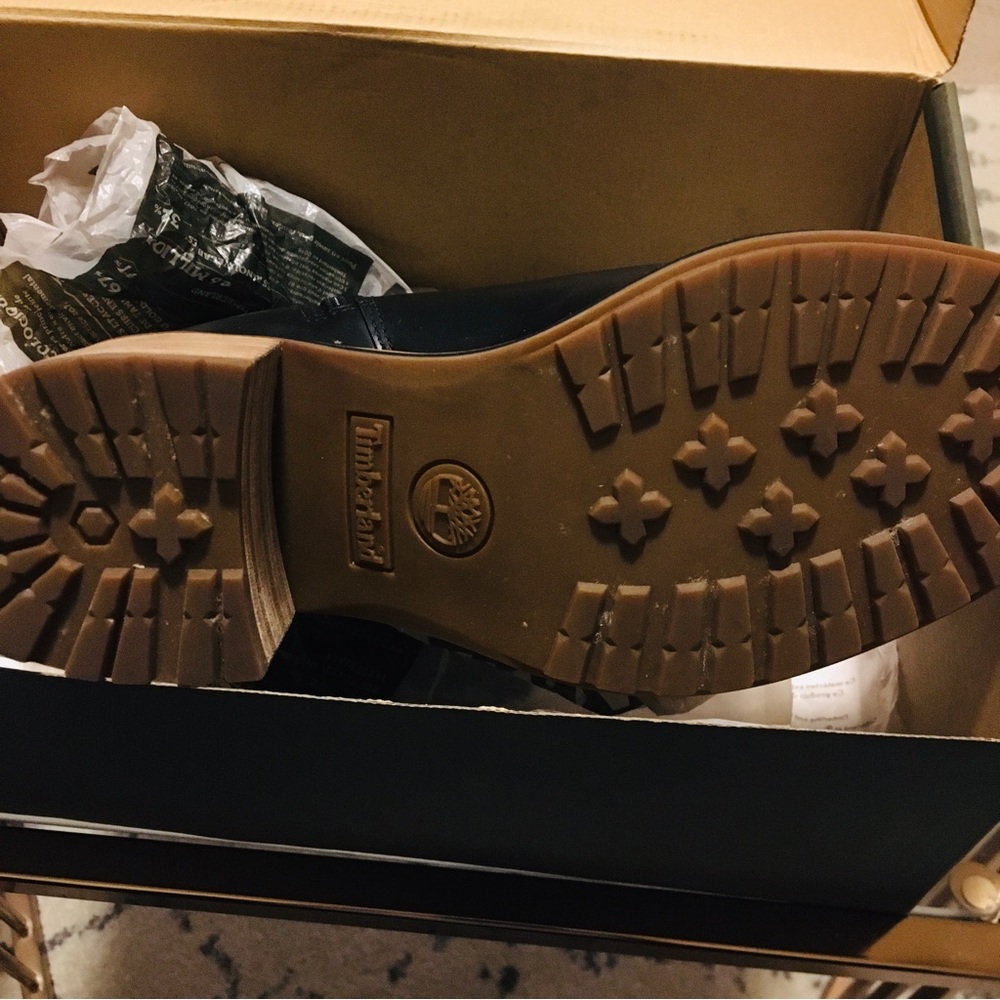 Timberland Sienna High waterproof boots. Size 7. New in box. - Picture 10 of 11